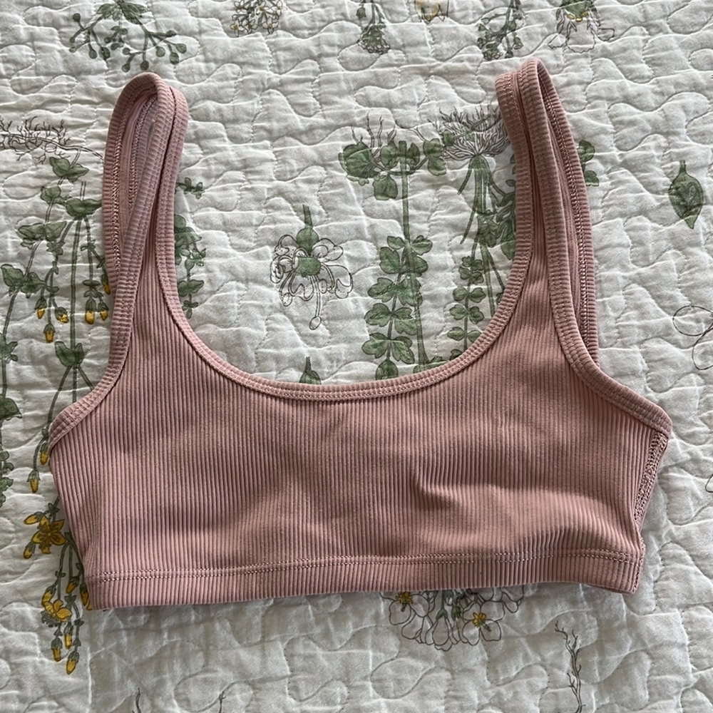 Aritizia TNA pink bralette